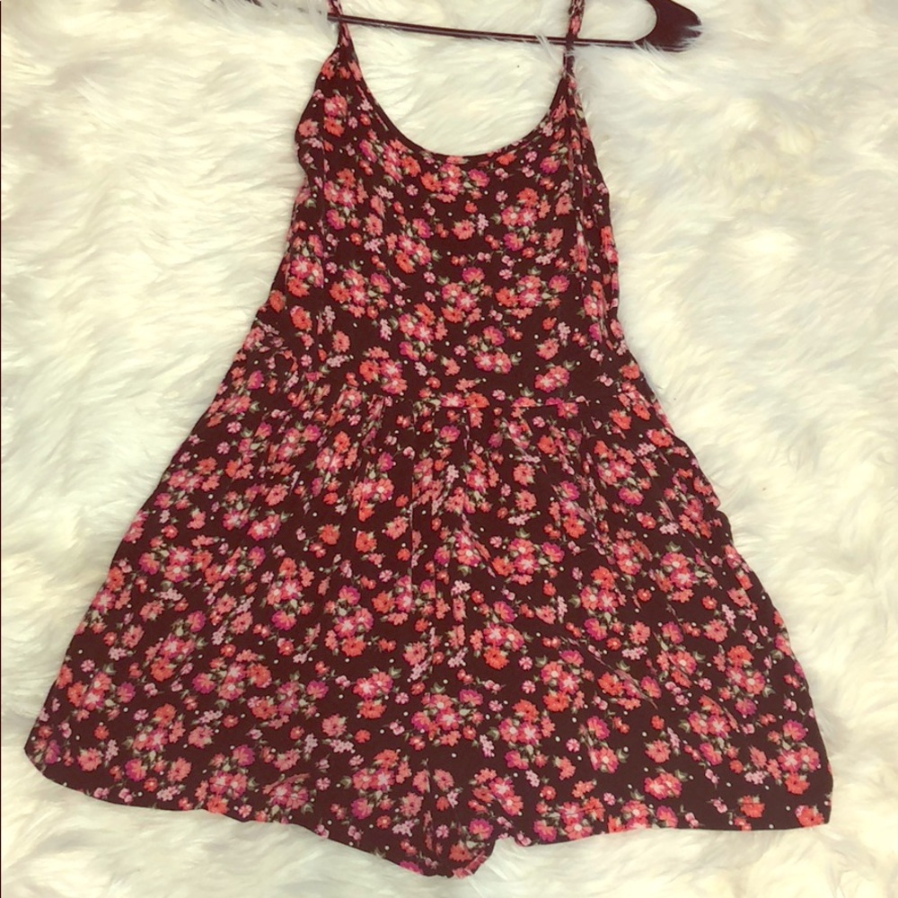 Floral print romper, size small. Perfect condition